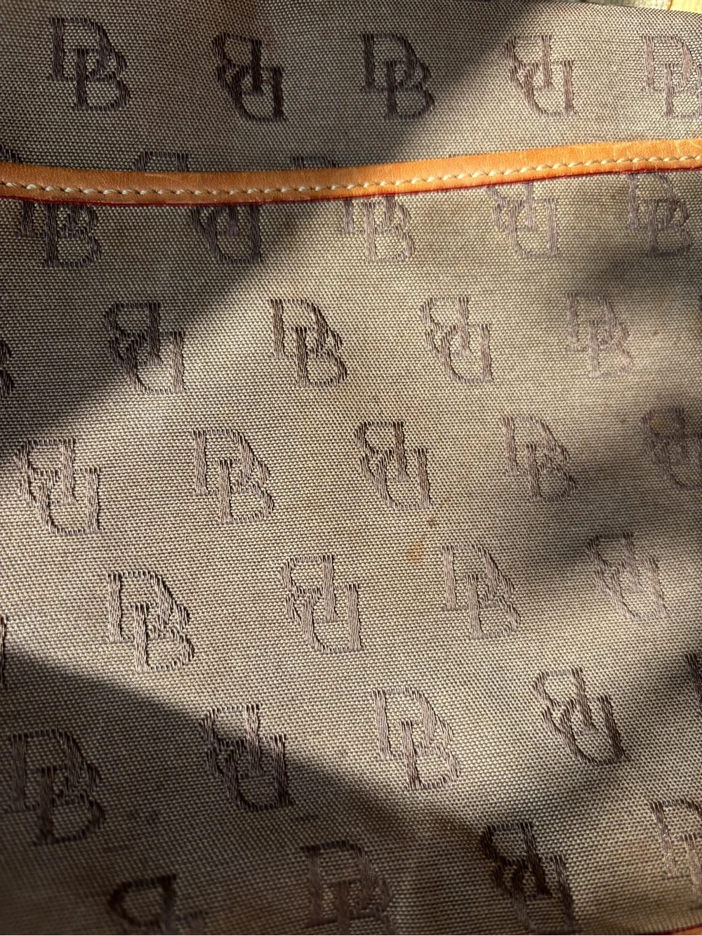 Dooney & Bourke such good